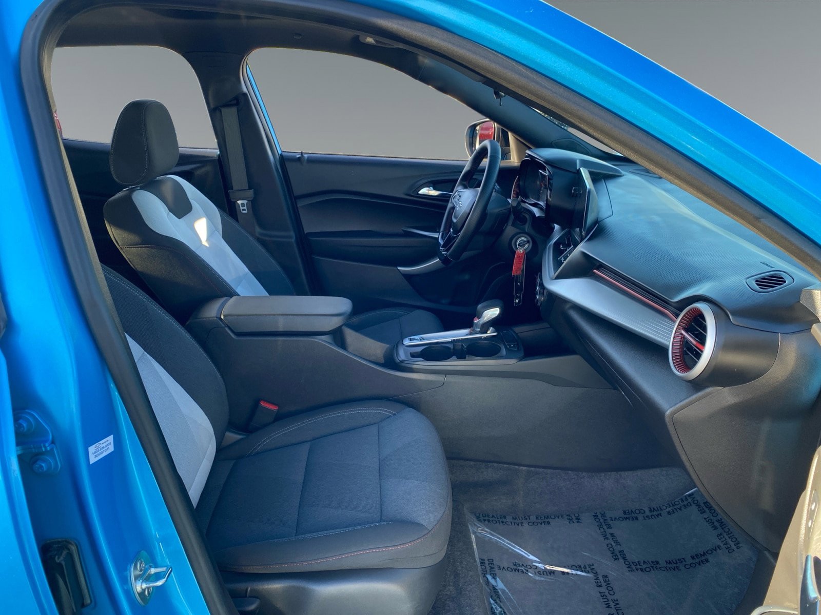 Used 2025 Chevrolet Trax RS w/ Sunroof Package image 15