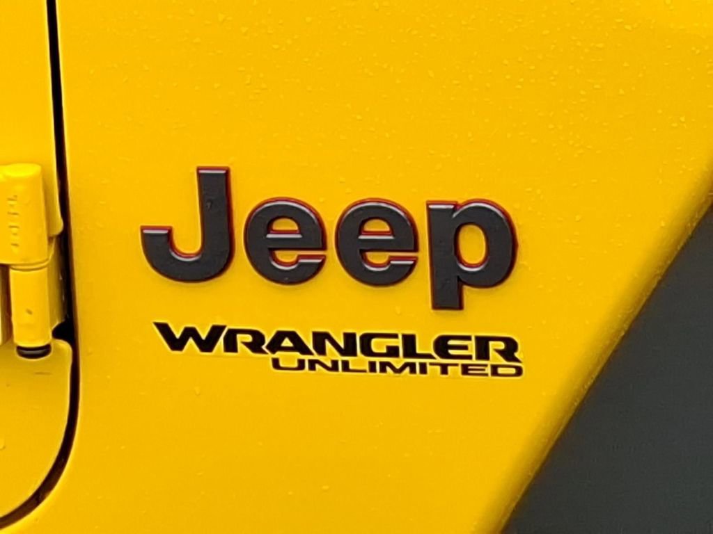 Used 2021 Jeep Wrangler Unlimited Rubicon w/ LED Lighting Group AWD/4WD image 9