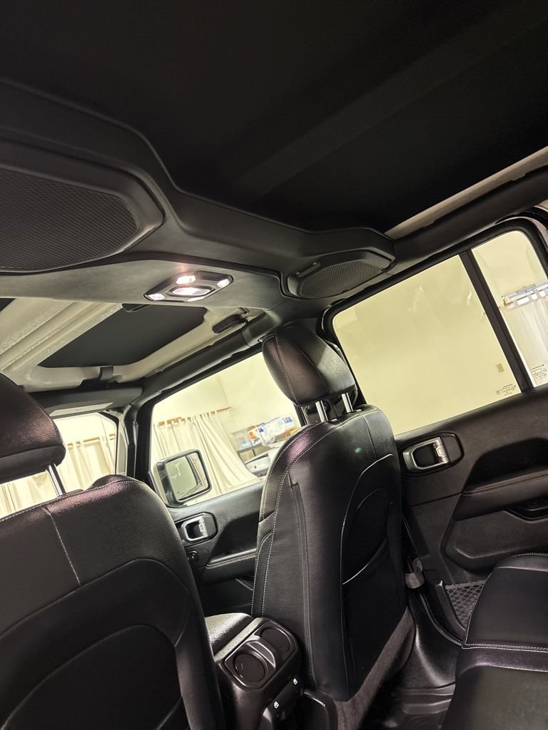 Used 2020 Jeep Gladiator Overland AWD/4WD image 23