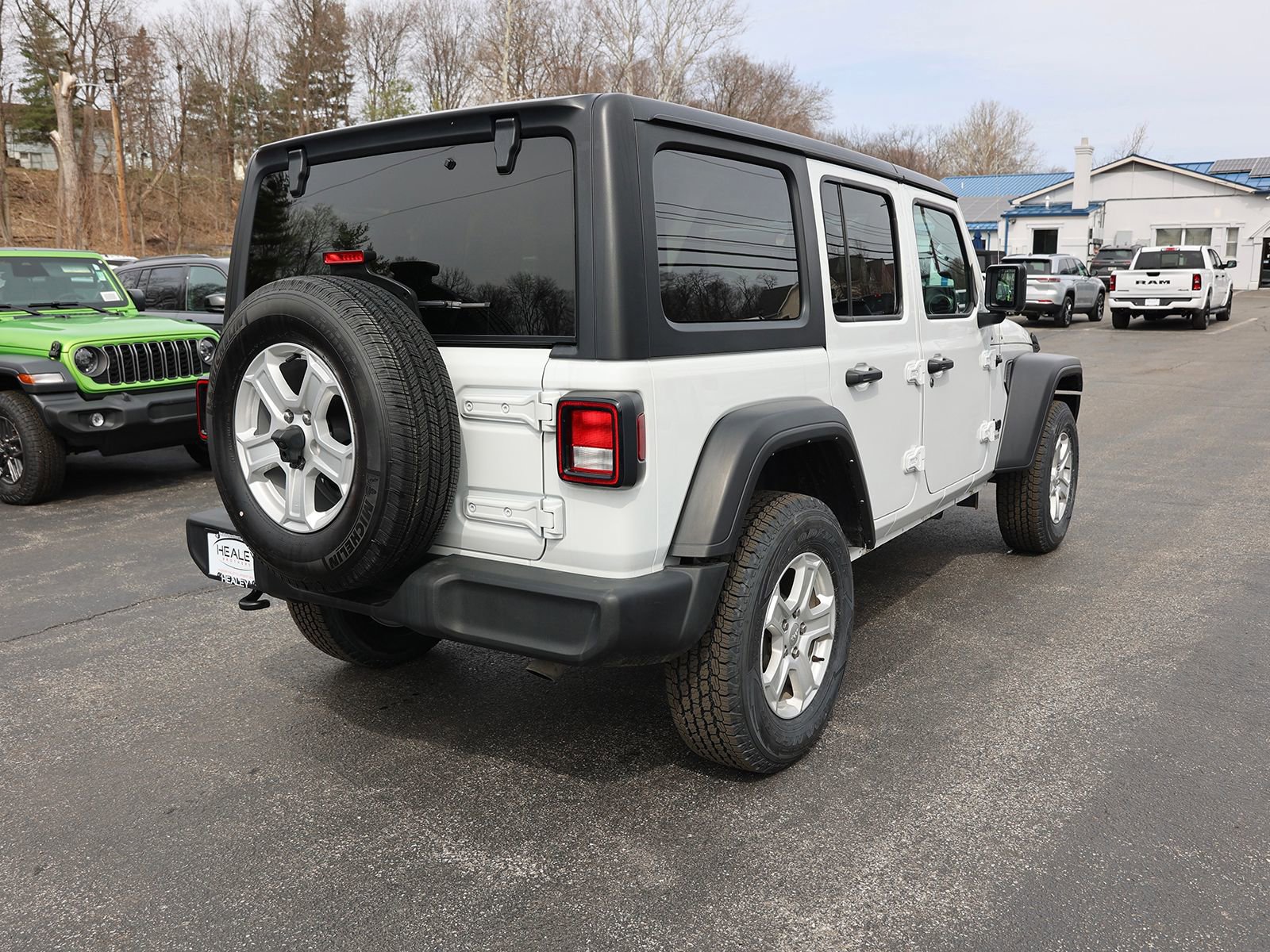Used 2022 Jeep Wrangler Unlimited Sport image 7