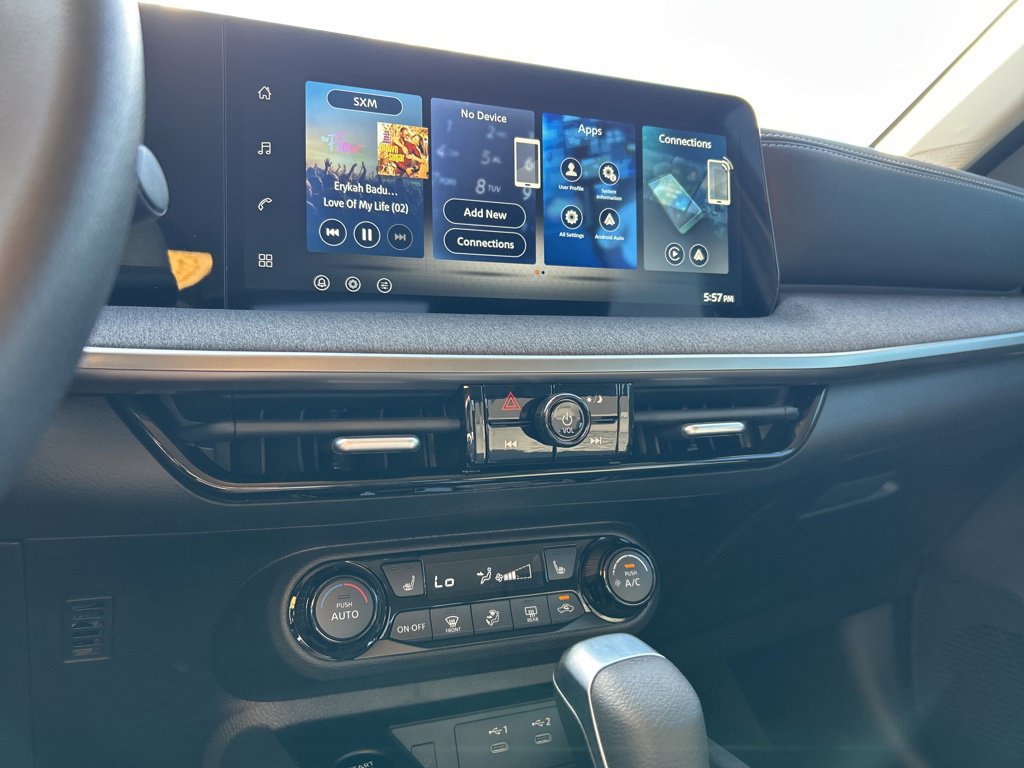 New 2026 Nissan Kicks SV w/ Charging Package FWD image 28