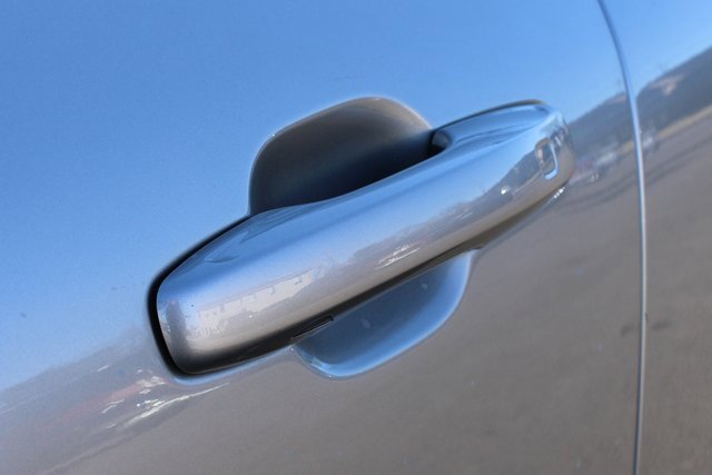 Used 2025 Volvo XC60 B5 Plus image 9