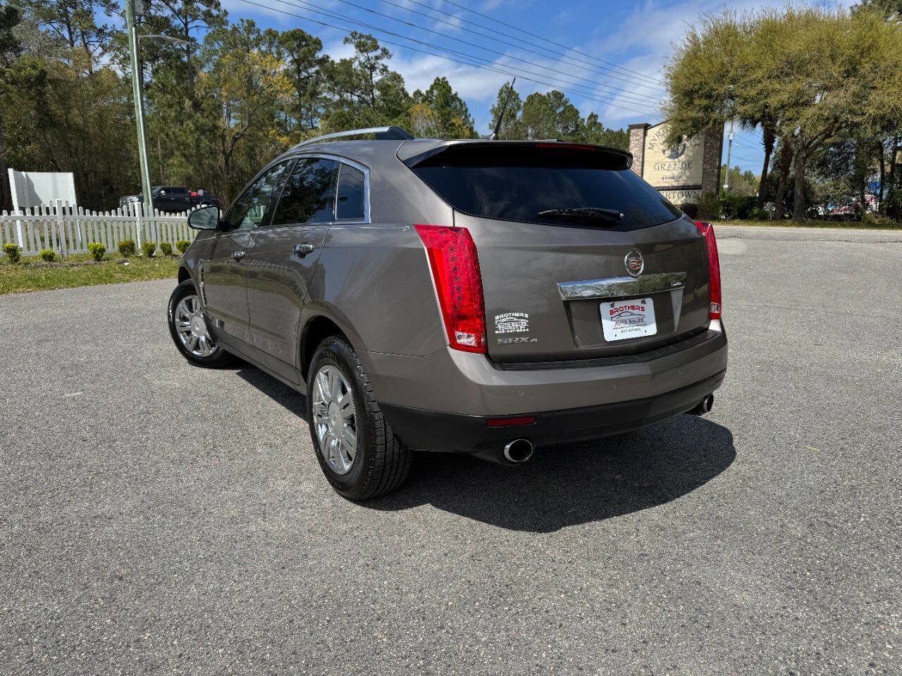 Used 2011 Cadillac SRX Luxury image 32