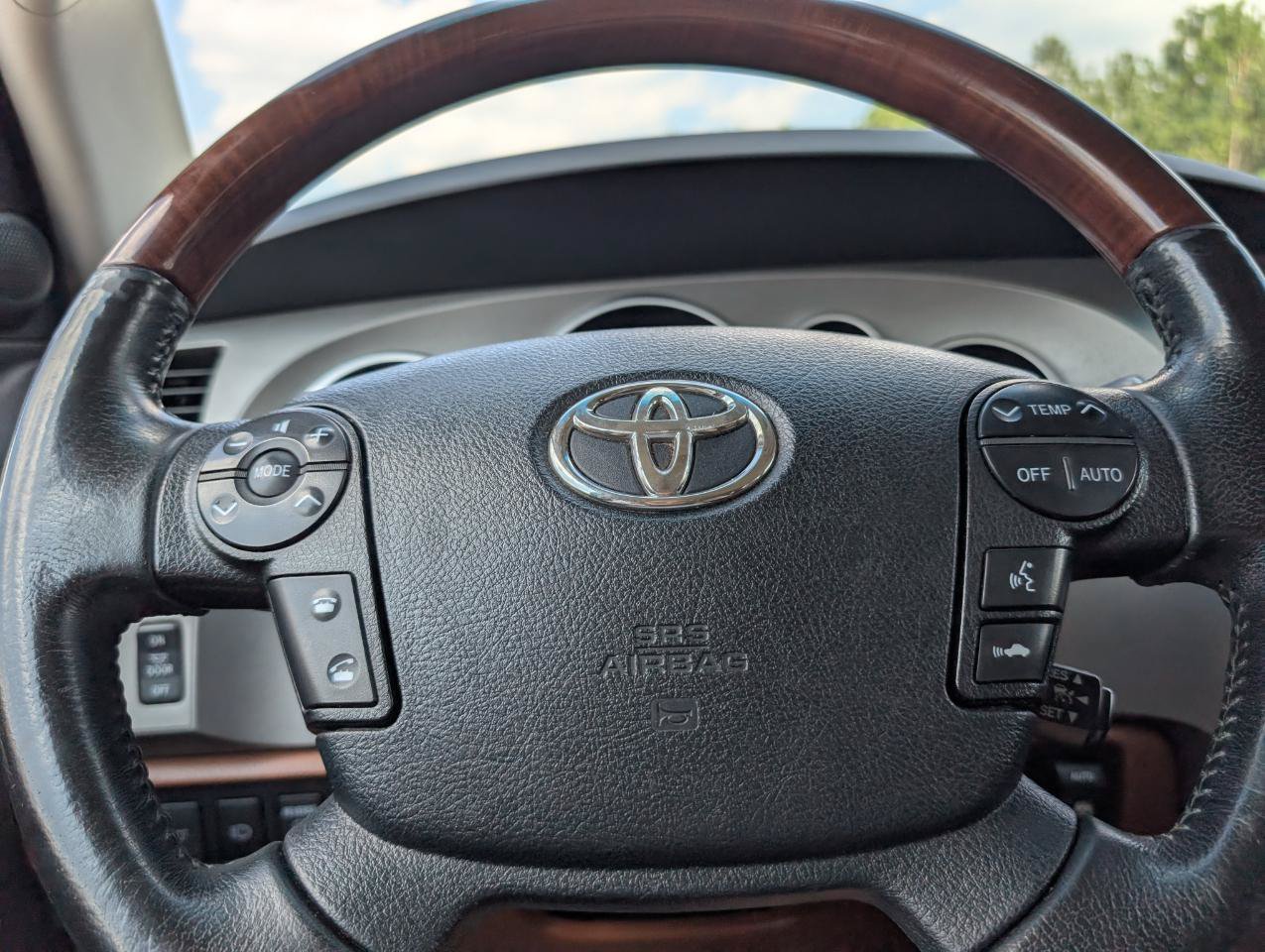 Used 2013 Toyota Sequoia Platinum RWD image 14
