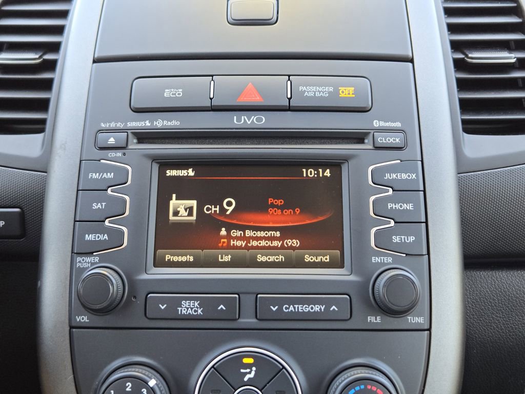 Used 2012 Kia Soul + w/ Audio Pkg FWD image 17