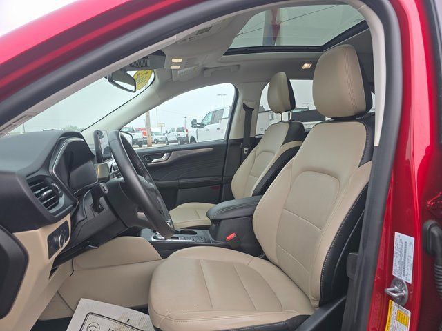 Used 2022 Ford Escape Titanium w/ Class II Trailer Tow Package image 13