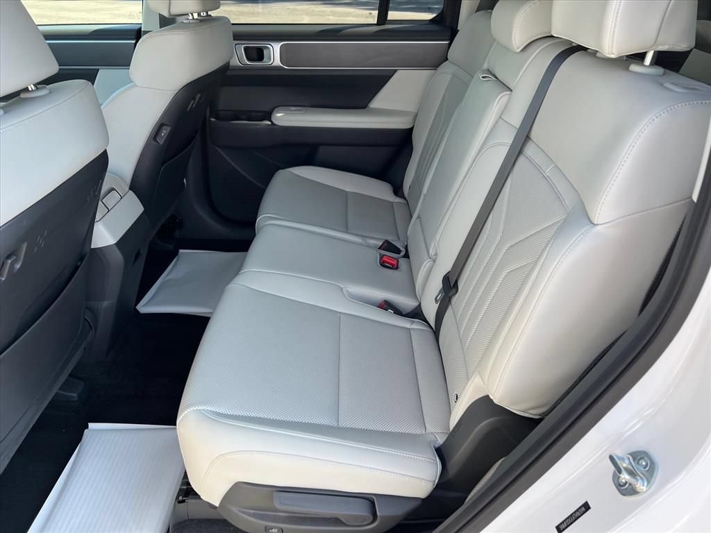 Used 2026 Hyundai Santa Fe SEL AWD/4WD image 12
