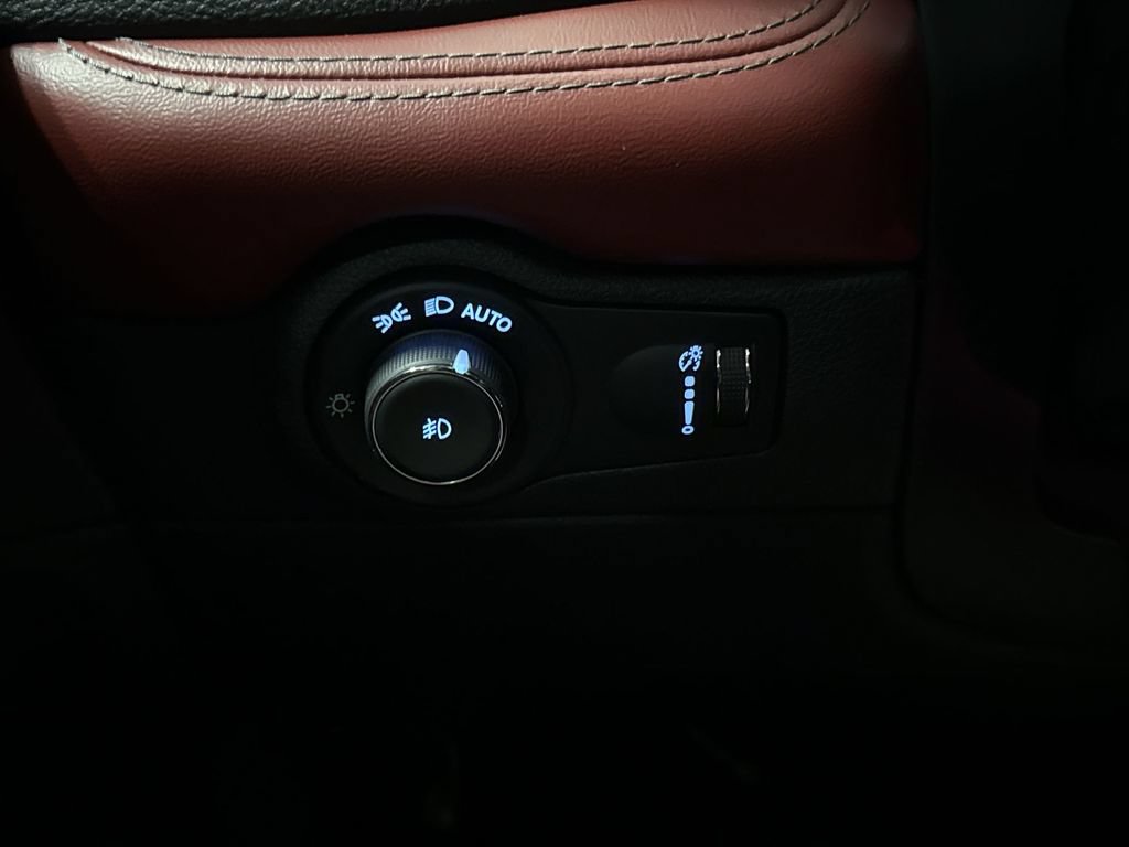 Used 2021 Dodge Durango R/T w/ Blacktop Package AWD/4WD image 18