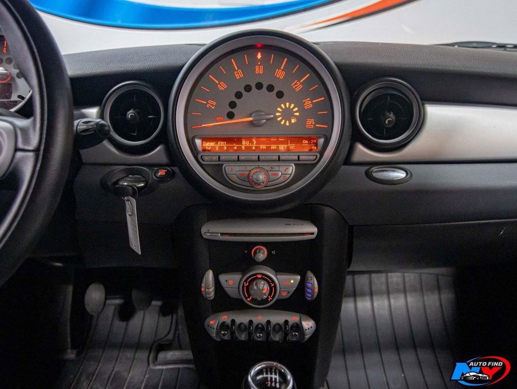Used 2009 MINI Cooper Hardtop image 12