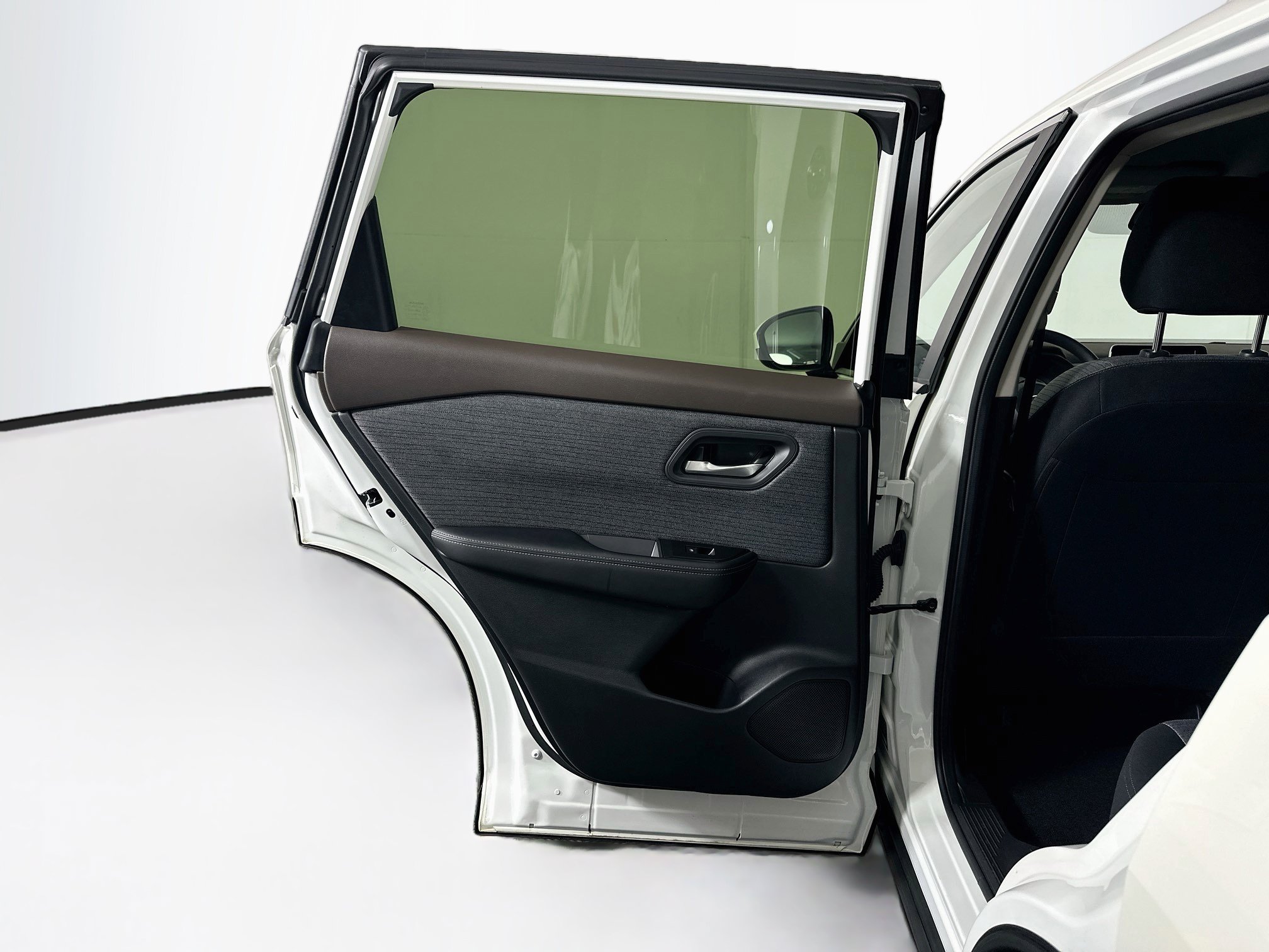 Used 2023 Nissan Rogue SV FWD image 25