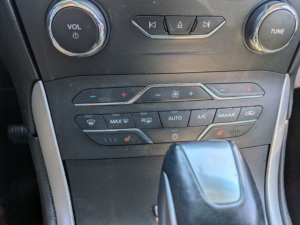 Used 2015 Ford Edge SEL w/ Equipment Group 201A image 19