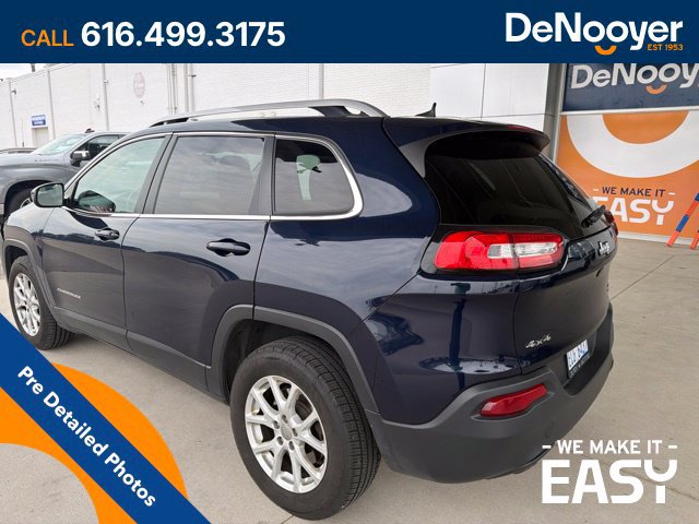 Used 2016 Jeep Cherokee Latitude w/ Cold Weather Group AWD/4WD image 4