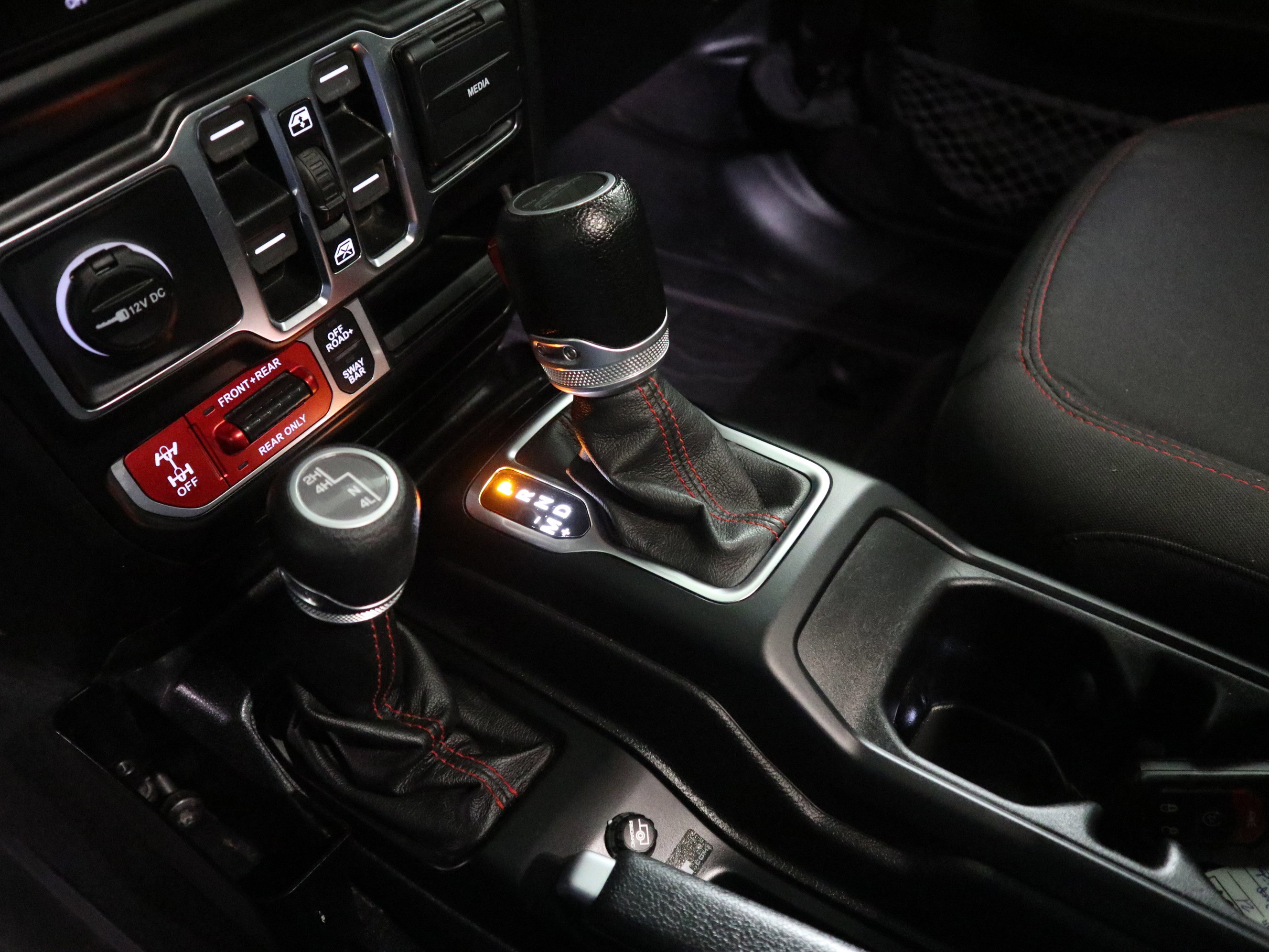 Used 2021 Jeep Gladiator Rubicon w/ Cold Weather Group image 27