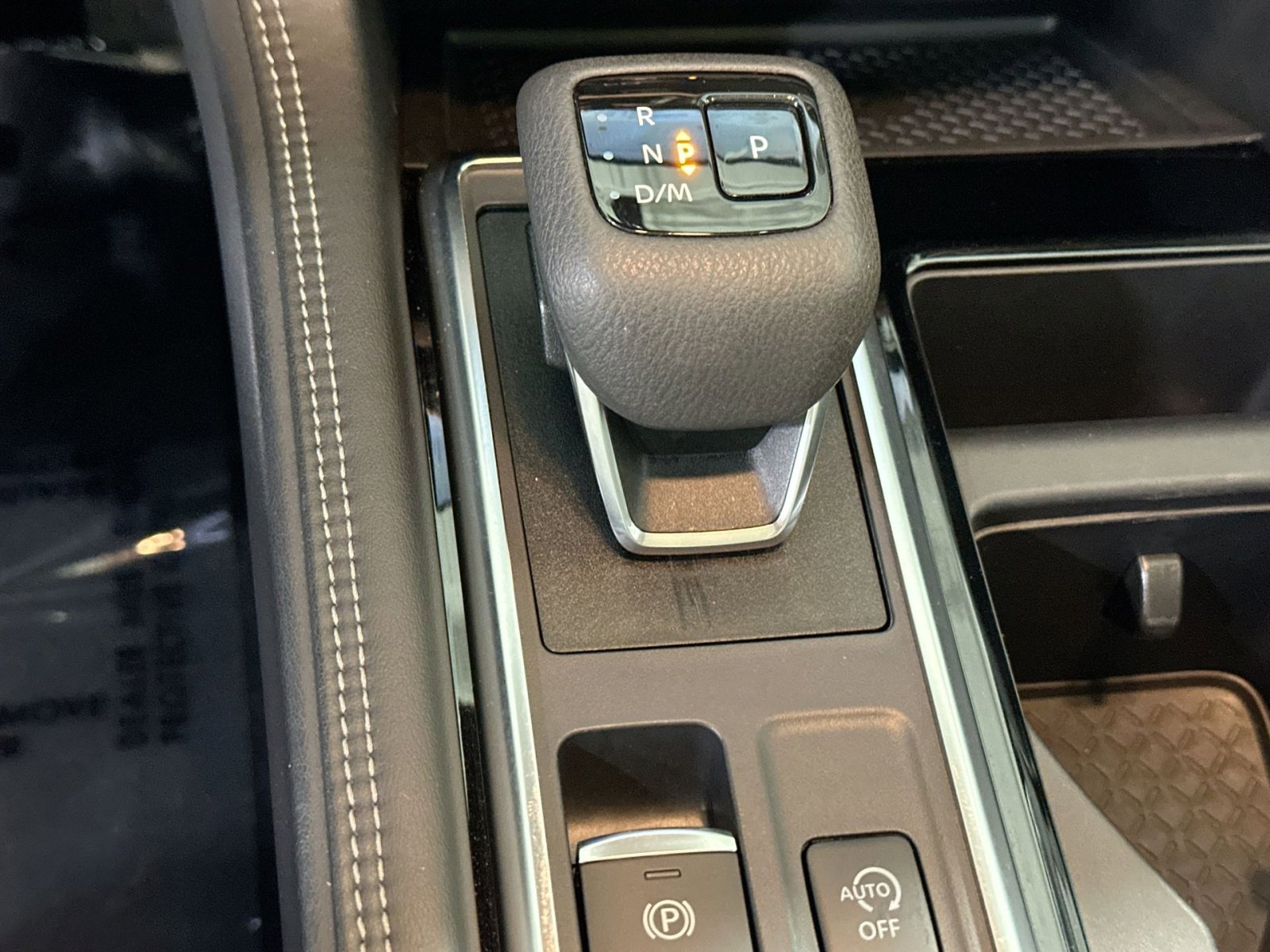 Used 2023 Nissan Pathfinder Platinum image 31