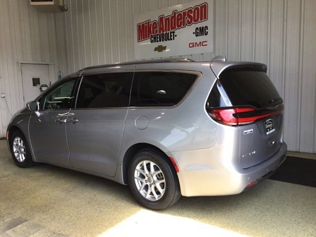 Used 2021 Chrysler Pacifica Touring-L FWD image 3