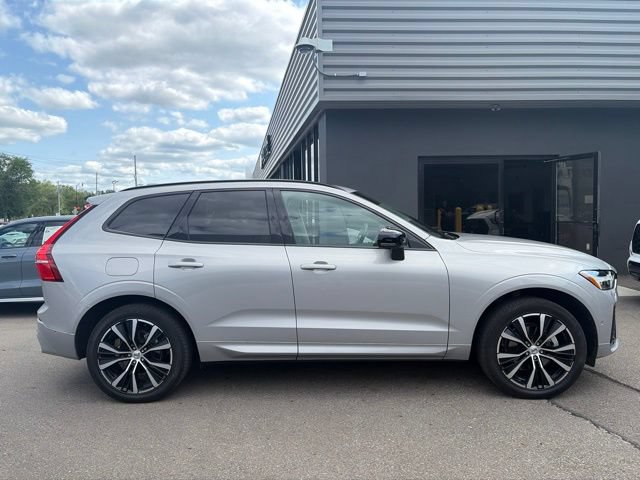 Used 2024 Volvo XC60 B5 Plus w/ Climate Package AWD/4WD image 2