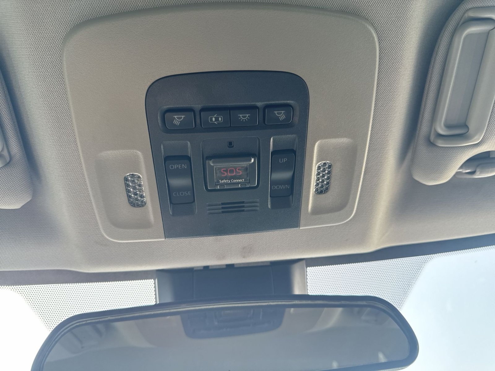 Used 2019 Toyota Camry SE FWD image 21