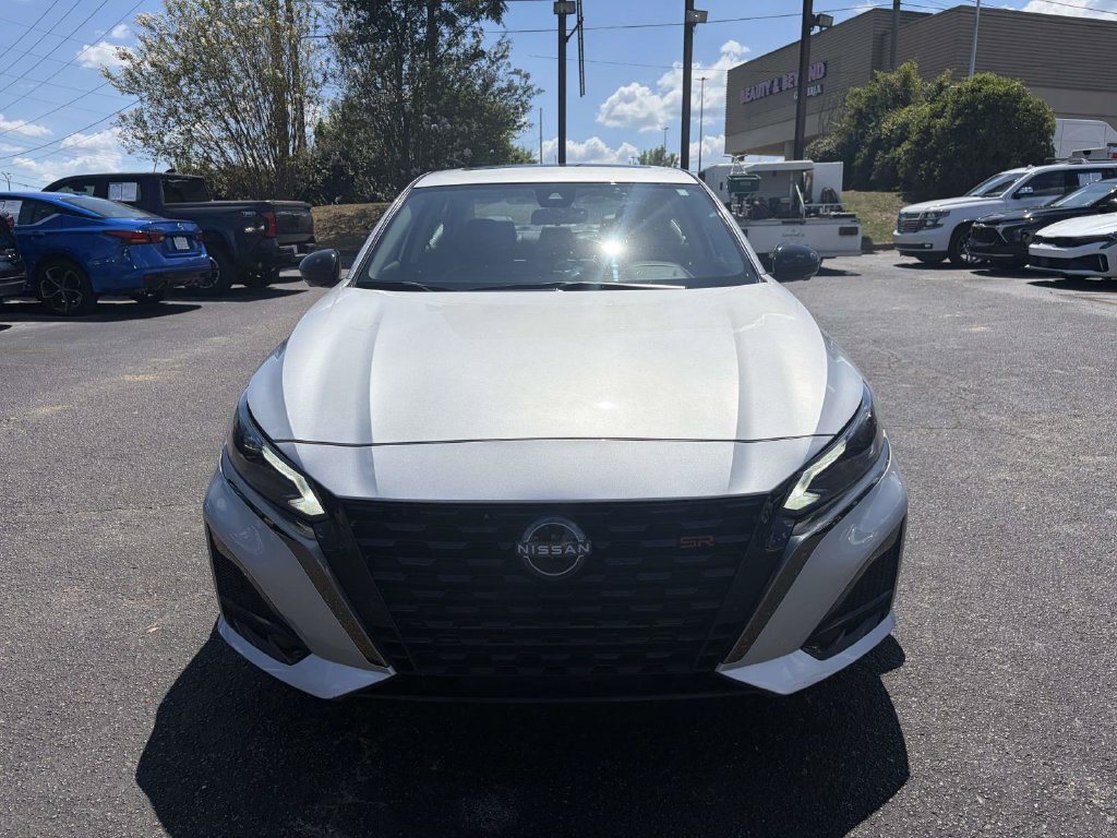 Used 2024 Nissan Altima 2.0 SR FWD image 8