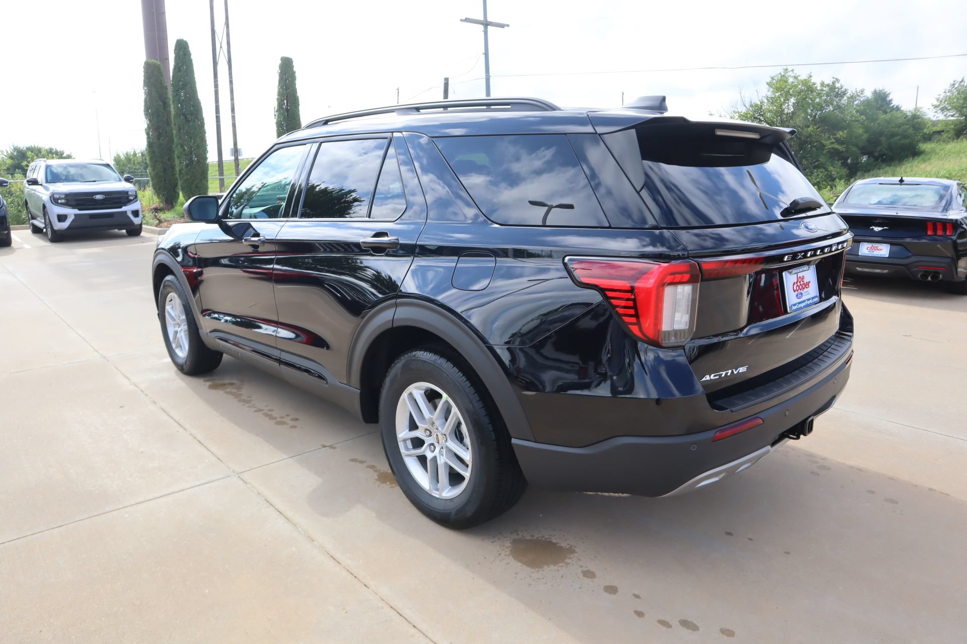 New 2026 Ford Explorer Active w/ Active Comfort Package RWD image 24