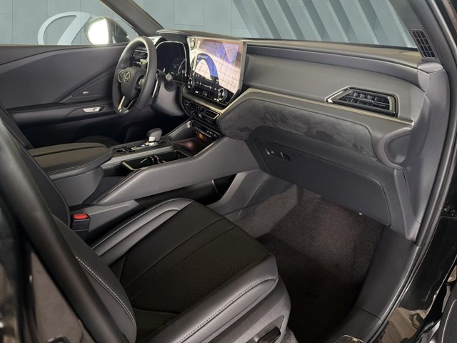 Certified 2026 Lexus TX 500h AWD w/ Technology Package image 25