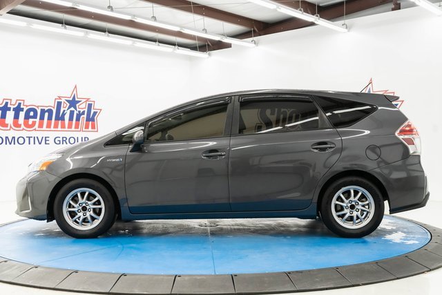 Used 2016 Toyota Prius V Four image 5