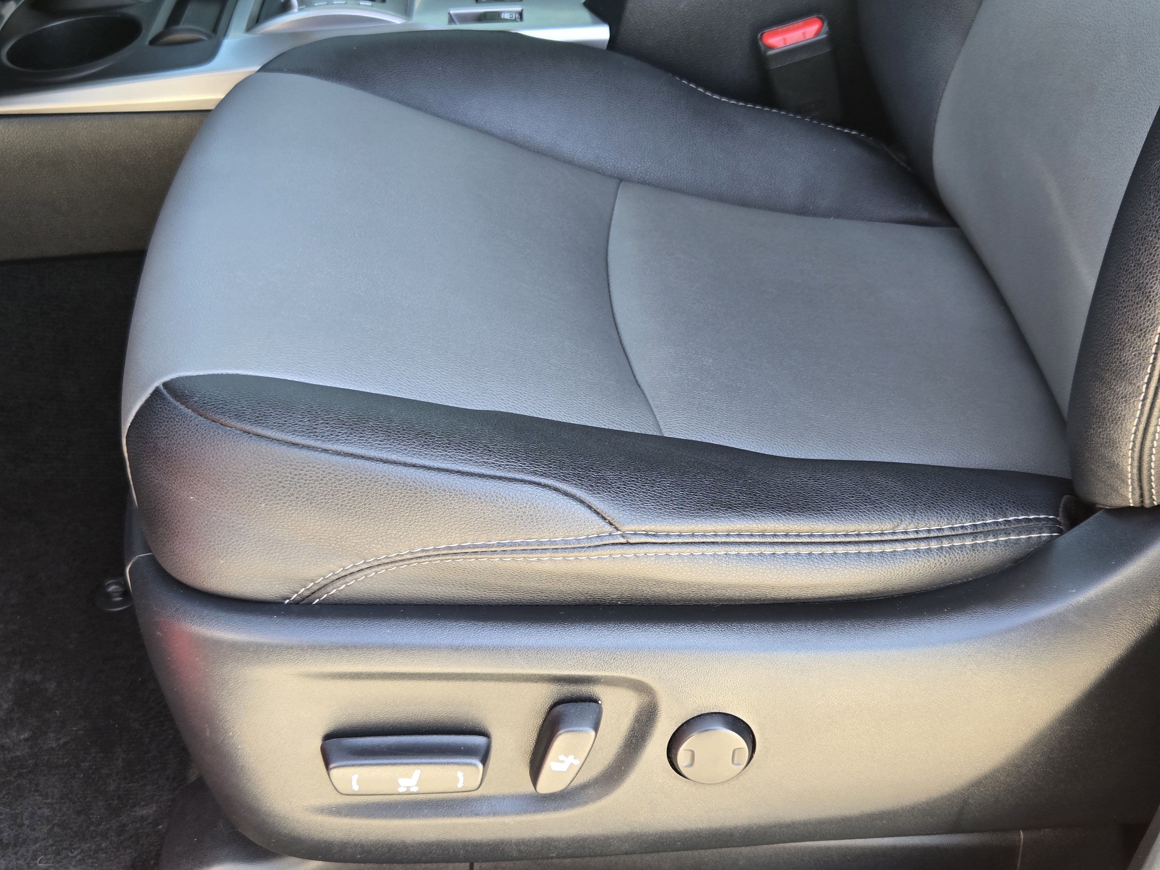 Used 2022 Toyota 4Runner SR5 Premium w/ Moonroof Package image 25