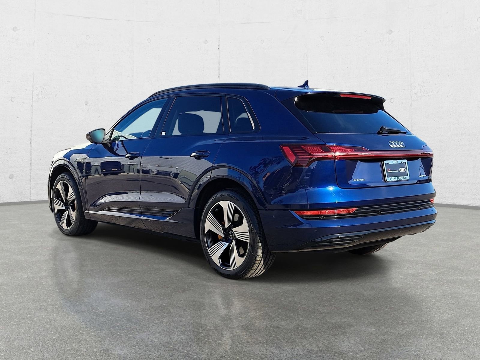 Certified 2023 Audi e-tron Premium Plus w/ Premium Plus Package AWD/4WD image 7