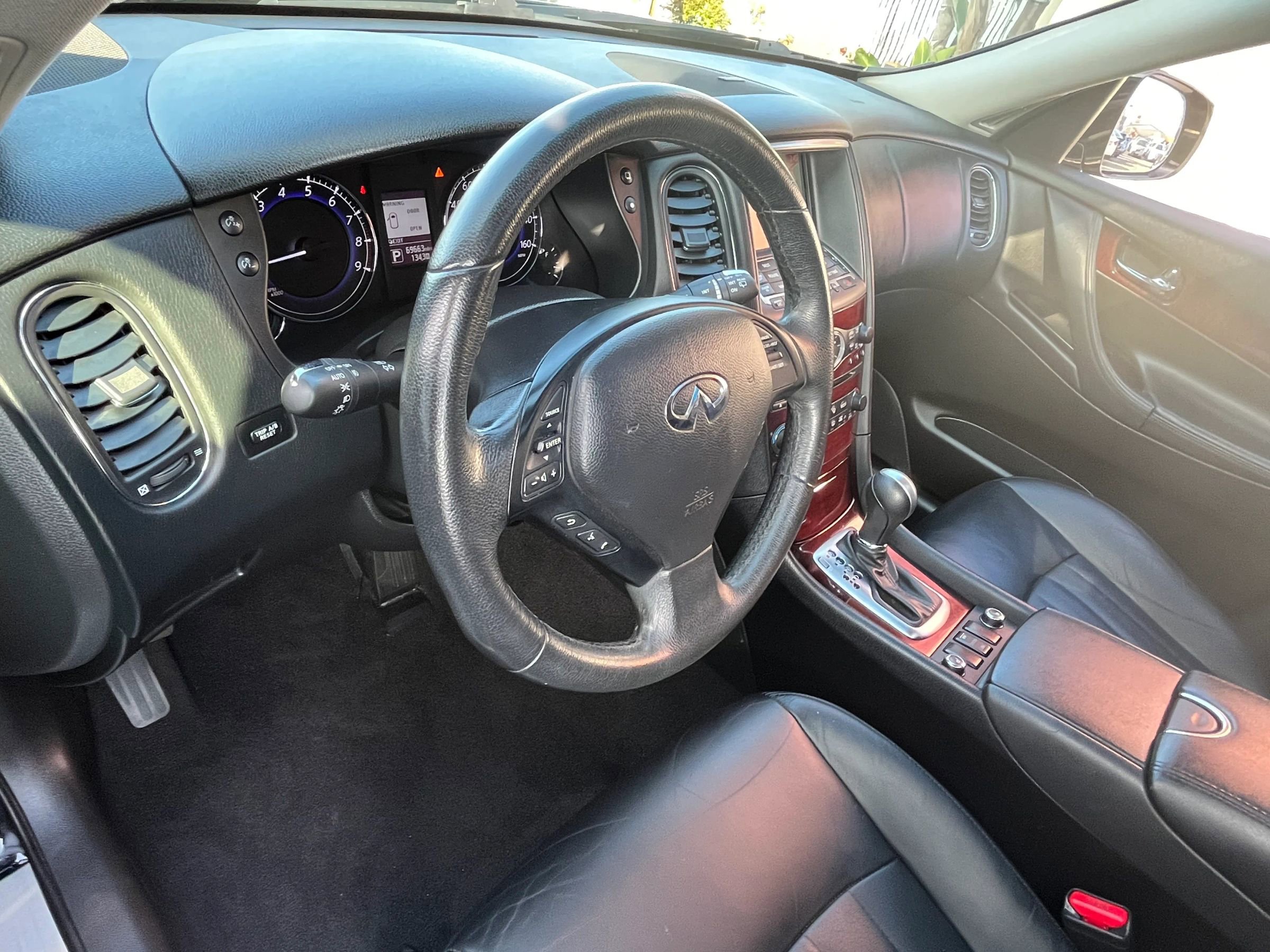 Used 2016 INFINITI QX50 Sport Utility 4D w/ Premium Plus Package image 11