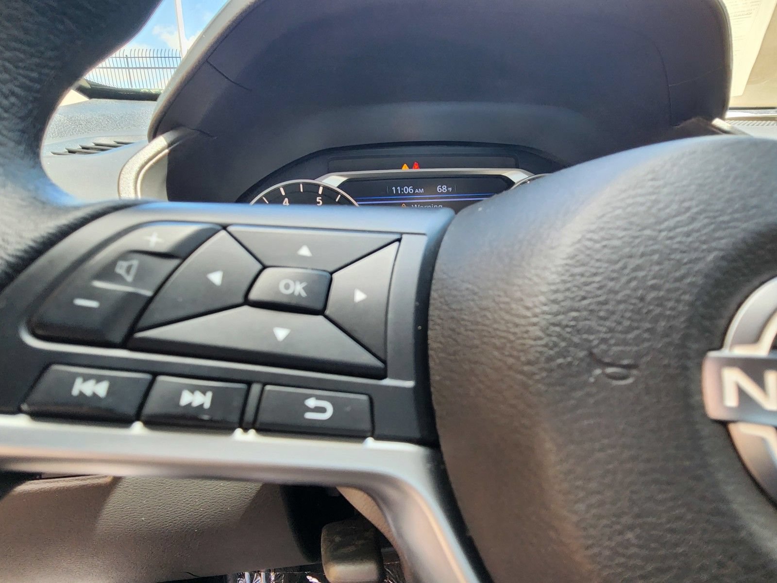 Used 2024 Nissan Altima 2.5 SV FWD image 36