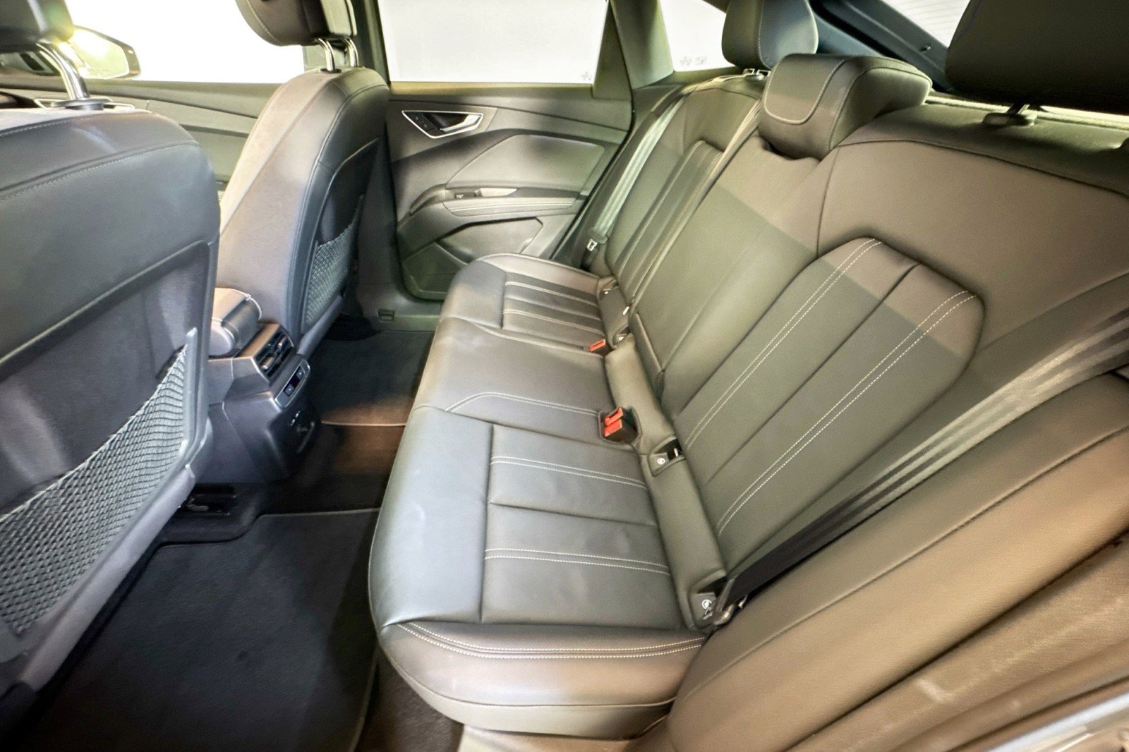 Used 2025 Audi Q4 e-tron Premium w/ Convenience Package image 23