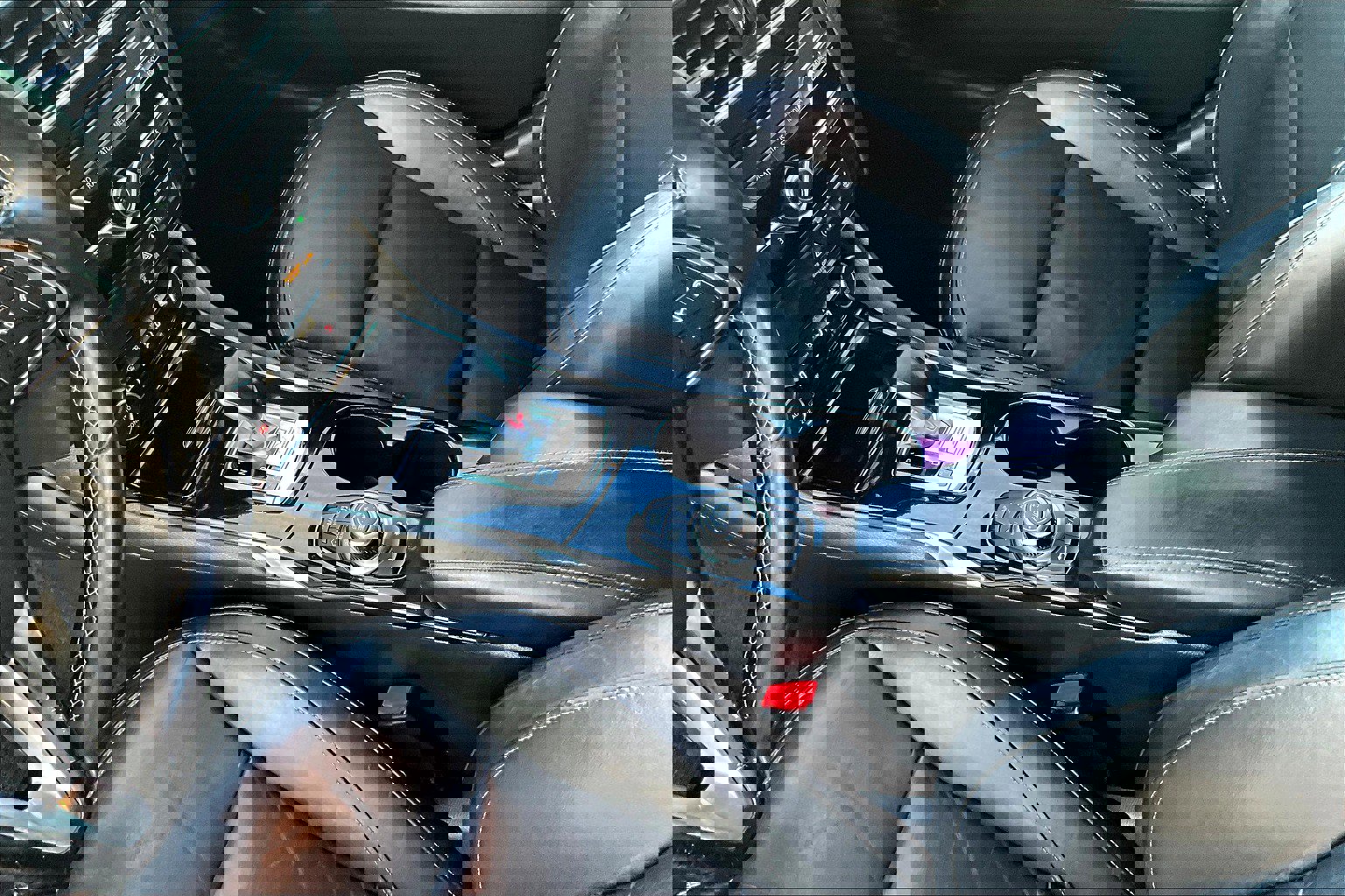 Used 2017 INFINITI QX30 Premium w/ Navigation Package image 13