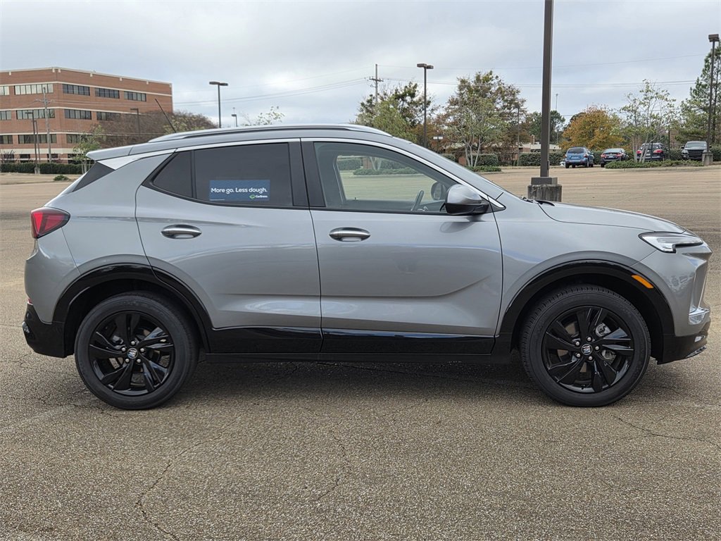 Used 2024 Buick Encore GX Sport Touring image 3