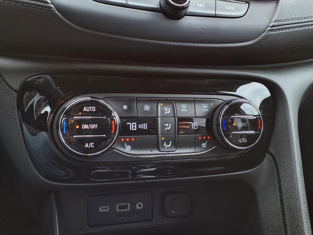 Certified 2020 Buick Encore GX Essence image 8