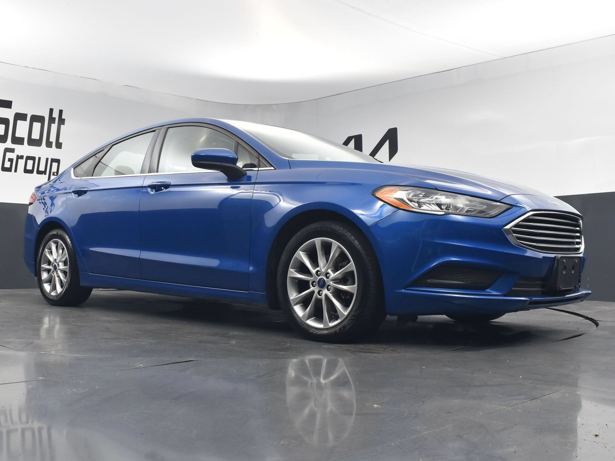 Used 2017 Ford Fusion SE w/ Fusion SE Technology Package FWD image 23