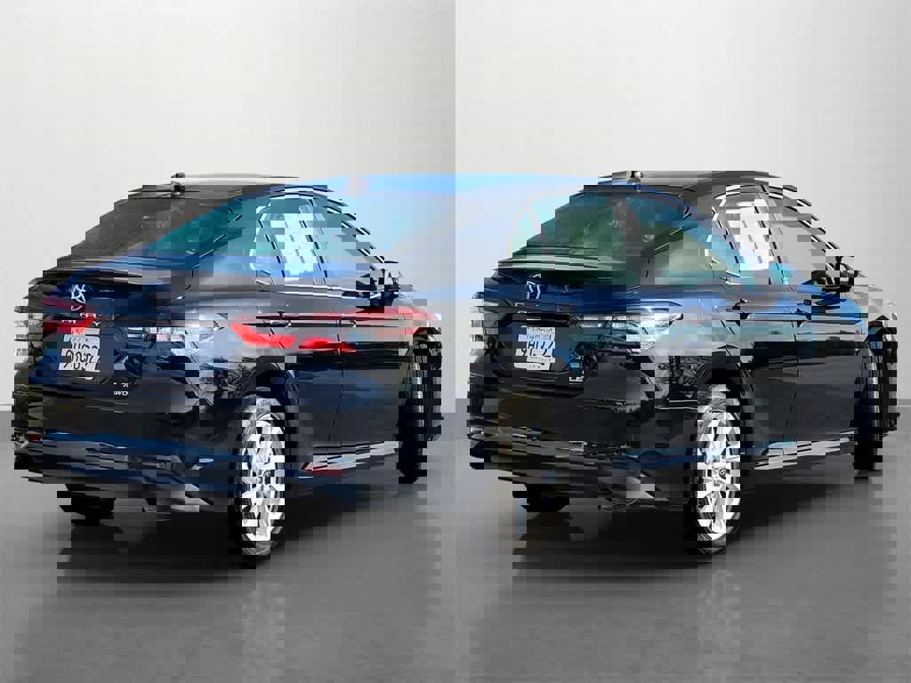 Used 2023 Toyota Camry LE image 6