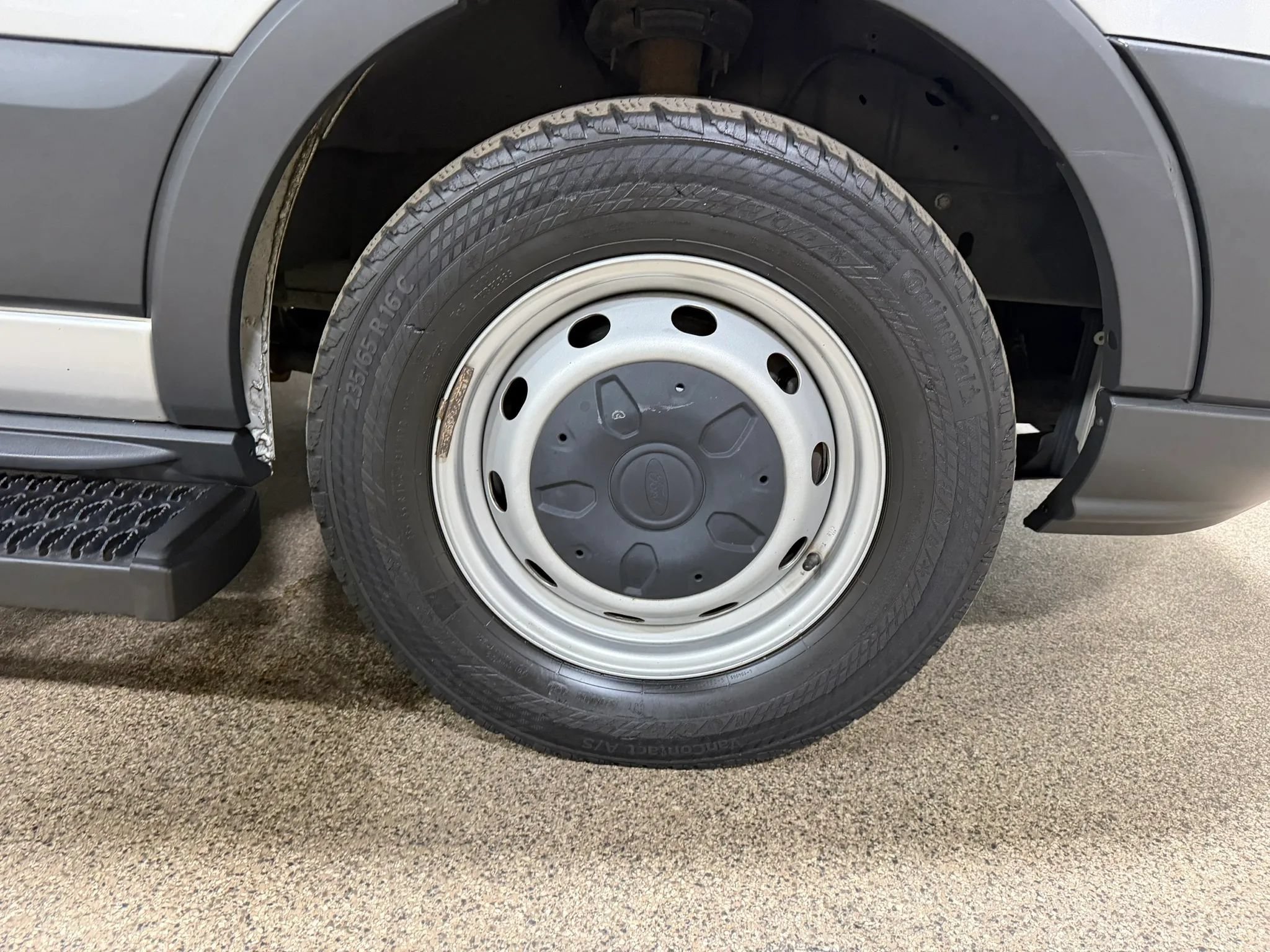 Used 2015 Ford Transit 150 XL RWD image 50