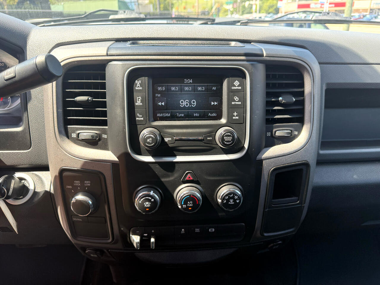 Used 2015 RAM 3500 Tradesman w/ Chrome Appearance Group image 9