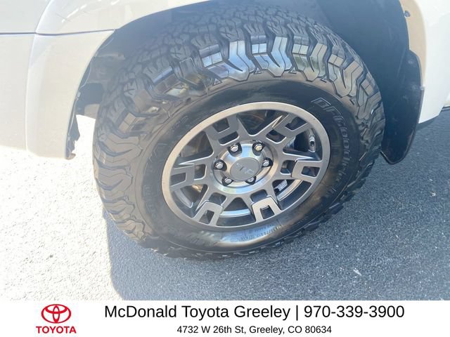 Used 2020 Toyota 4Runner Venture w/ Moonroof Package AWD/4WD image 10