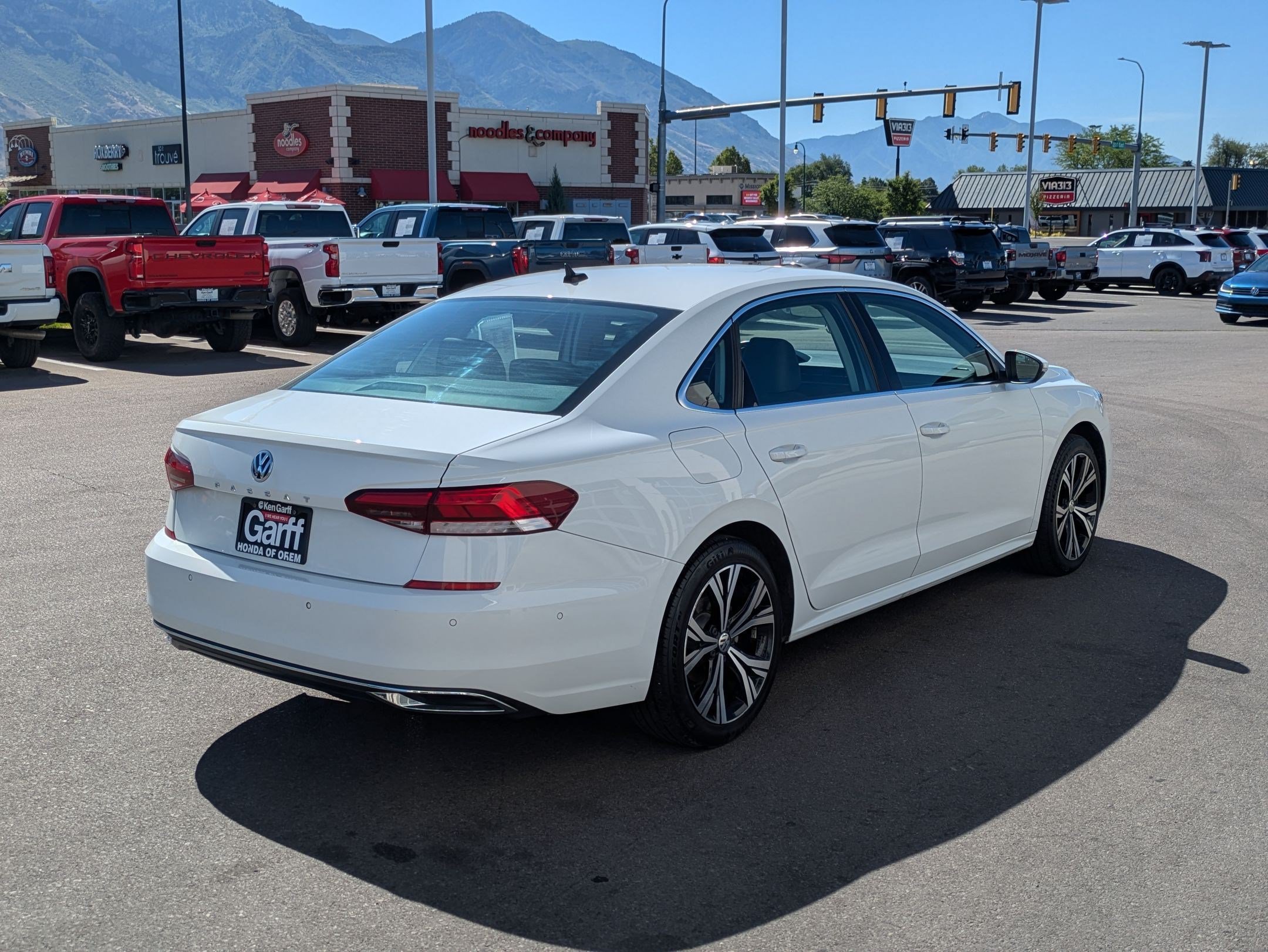 Used 2020 Volkswagen Passat 2.0T SEL FWD image 3