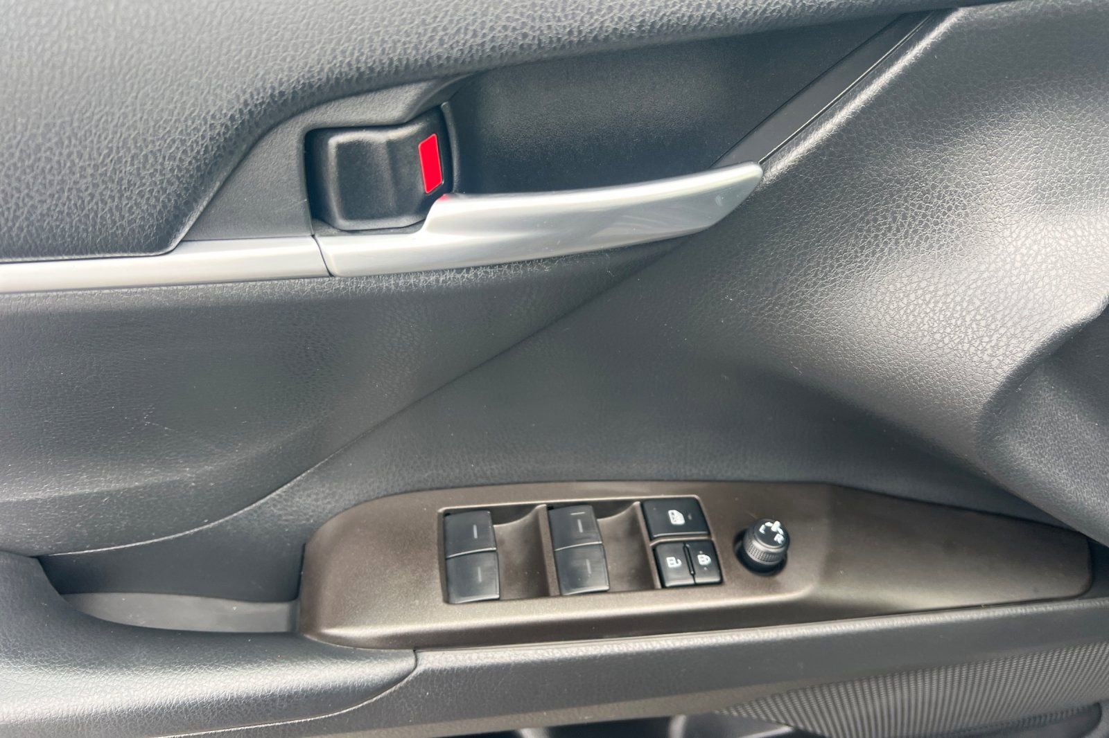 Used 2023 Toyota Camry LE image 8