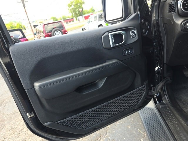 Used 2020 Jeep Wrangler Unlimited Sahara image 10