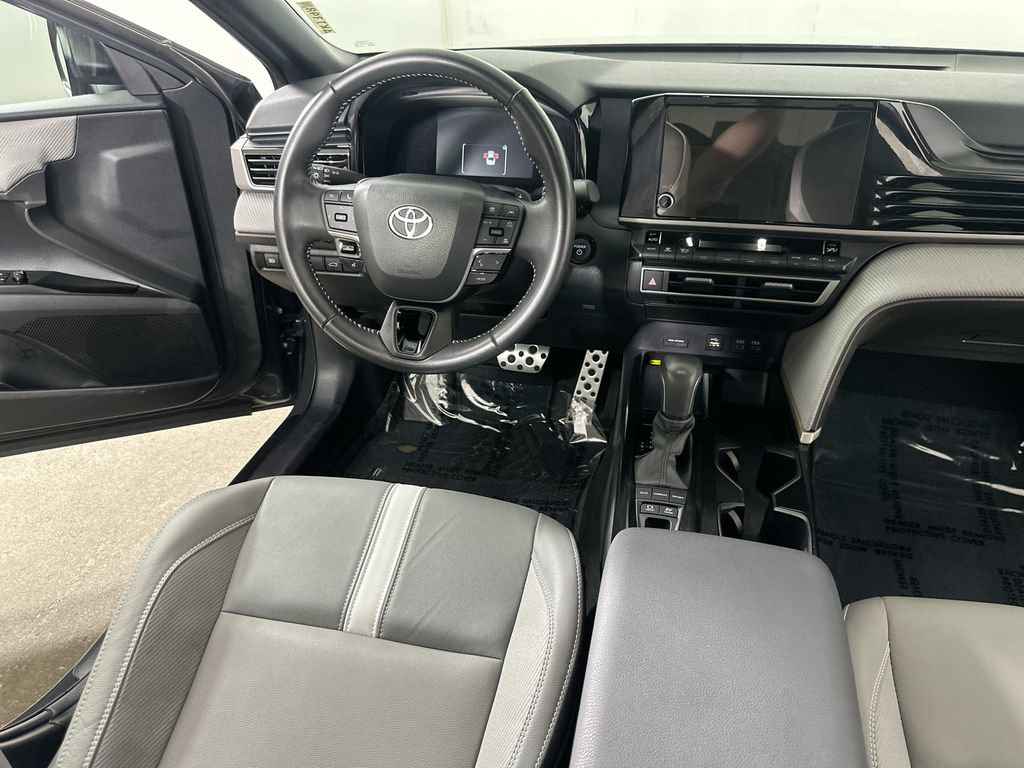 Used 2025 Toyota Camry SE FWD image 19
