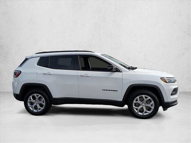 Used 2024 Jeep Compass Latitude AWD/4WD image 5