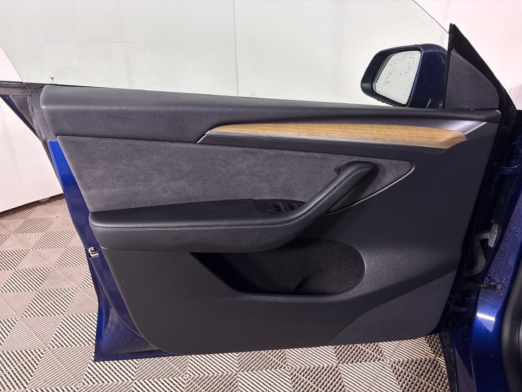 Used 2023 Tesla Model Y Long Range AWD/4WD image 17