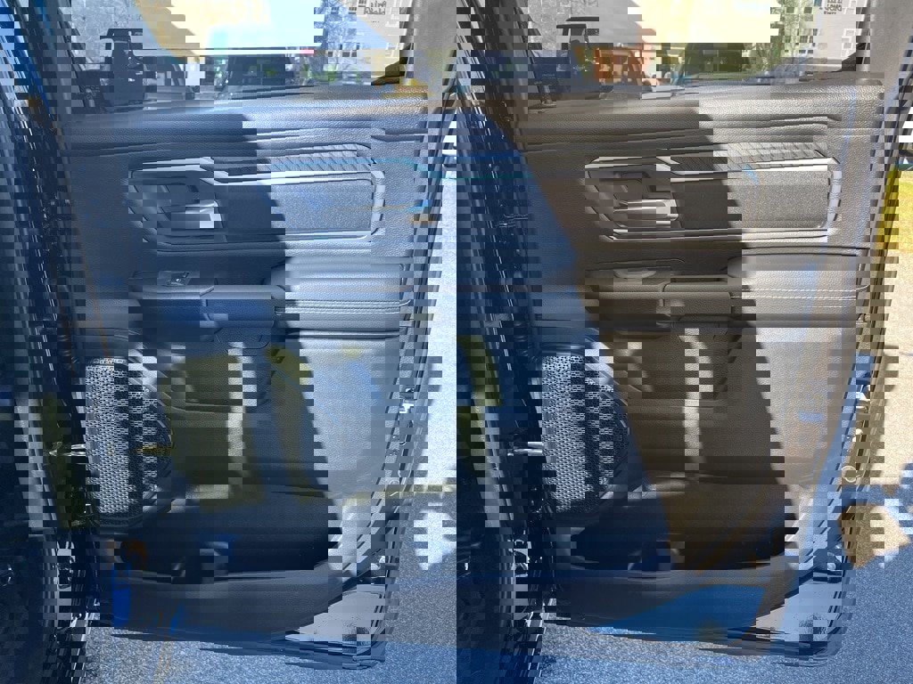 New 2026 RAM 1500 4x4 Crew Cab image 12