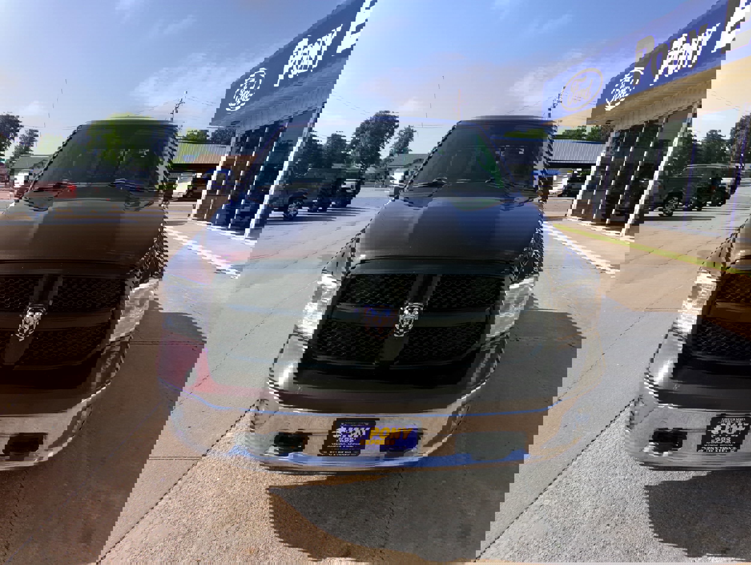 Used 2015 RAM 1500 Laramie w/ Convenience Group image 8