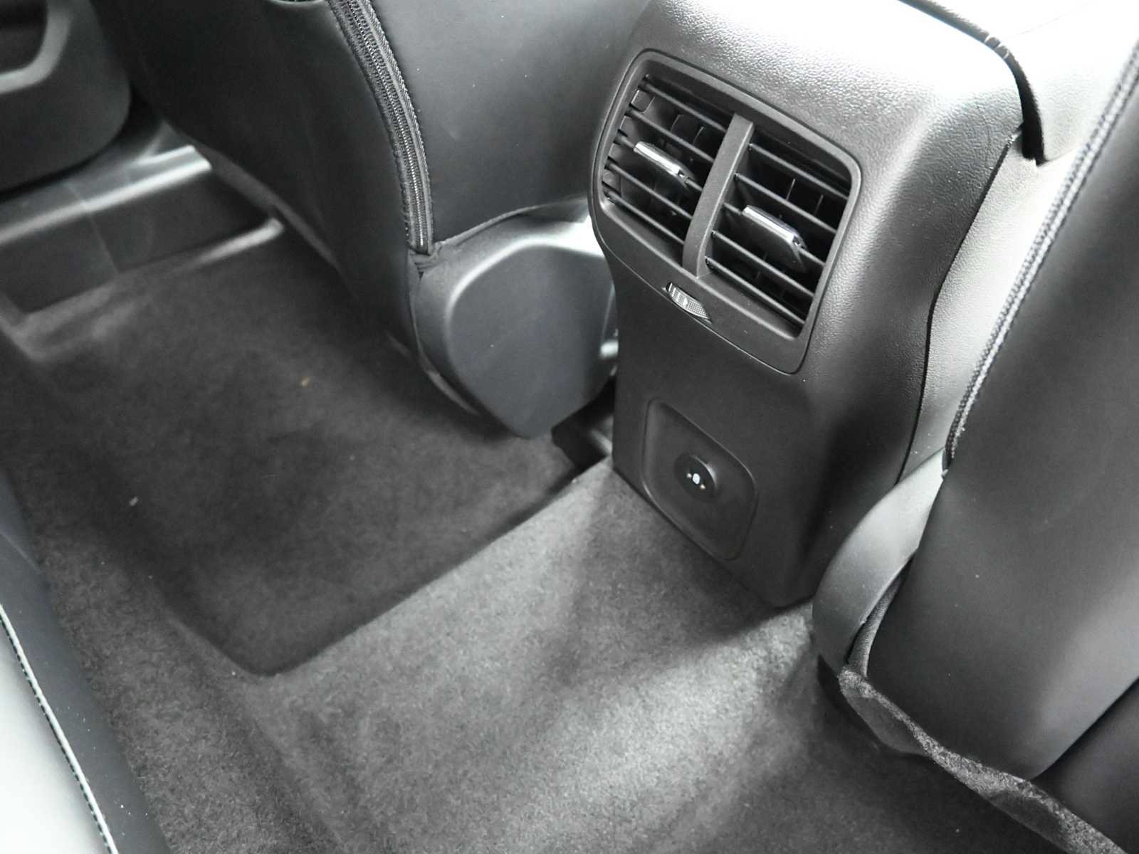 New 2025 Ford Escape SE FWD image 18
