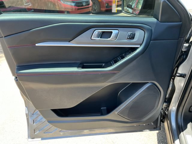 Used 2025 Ford Explorer ST-Line w/ Premium Package RWD image 6