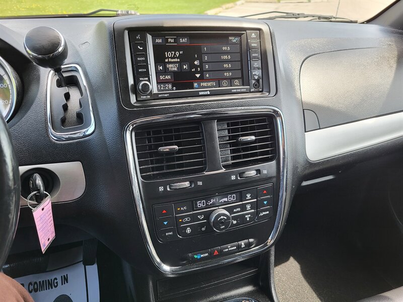 Used 2014 Dodge Grand Caravan R/T w/ Trailer Tow Group FWD image 20