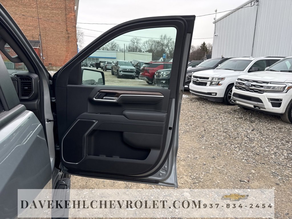 Used 2025 Chevrolet Silverado 1500 LT image 45